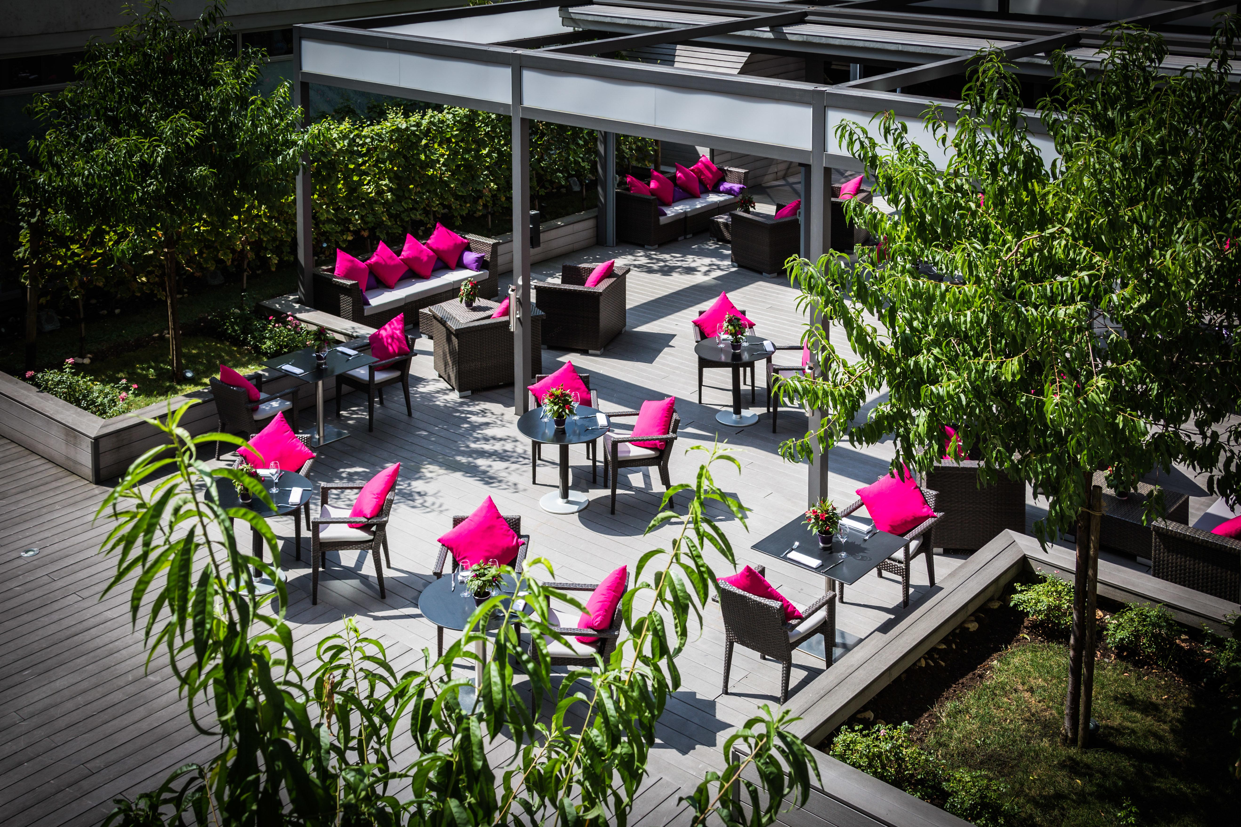 Sofitel Strasbourg Grande Ile Hotel Bagian luar foto The Terrace at the Hotel